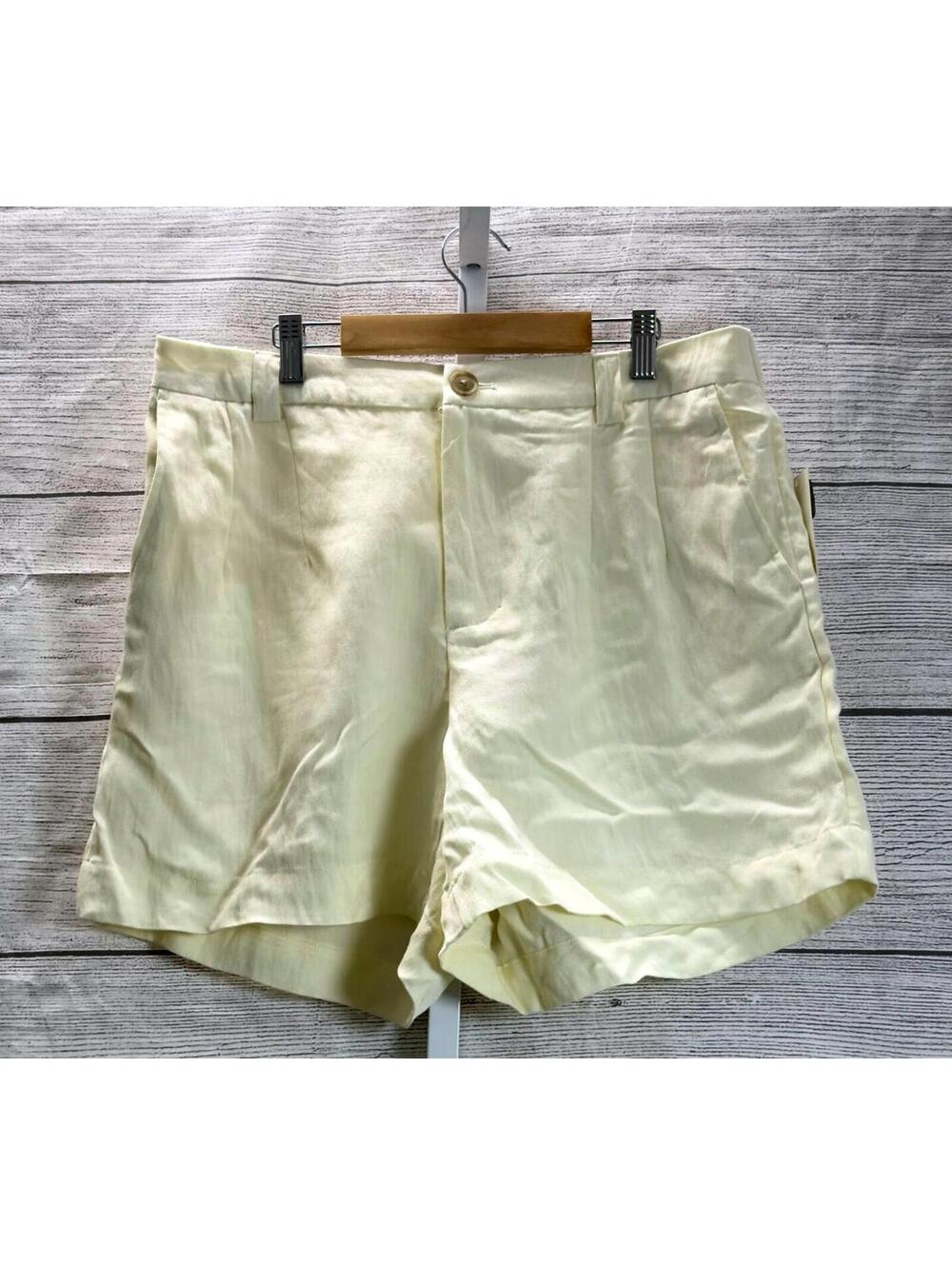 A New Day Cream High Rise Trouser Shorts Women Size 12